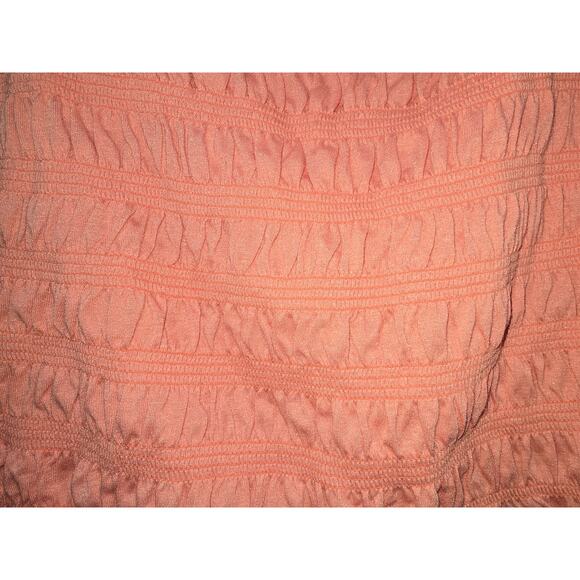 NWT Almost Famous Coral Smocked Crop Top - Picture 5 of 9